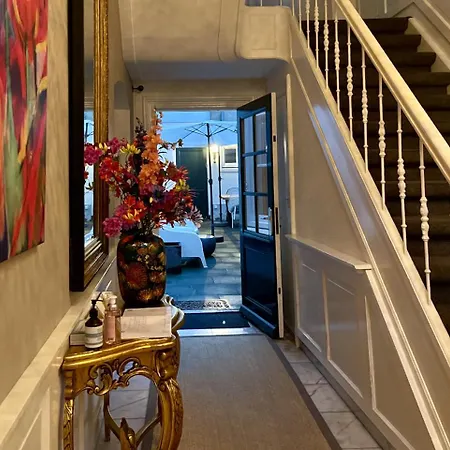 Bed and Breakfast Kerkstraatje3 Midden In Historisch Centrum 3*