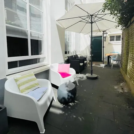 Bed and Breakfast Kerkstraatje3 Midden In Historisch Centrum 3*