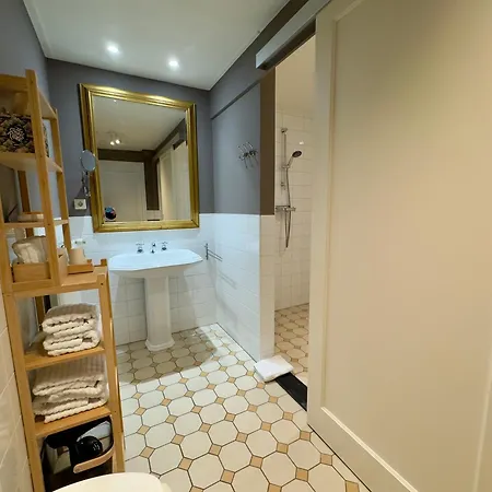 Kerkstraatje3 Midden In Historisch Centrum זוטפן