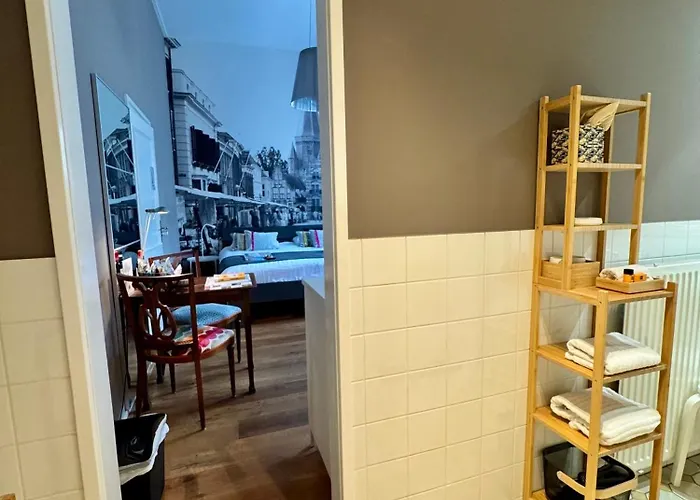 Kerkstraatje3 Midden In Historisch Centrum זוטפן